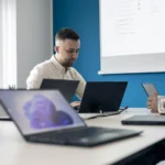 Undersöker IT utrustning